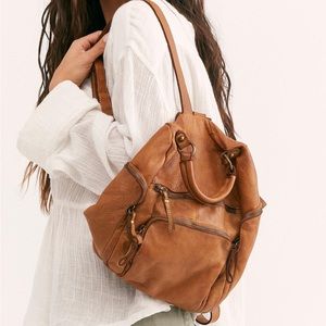 Bolsa Nova Mia Genuine Leather Backpack in Cognac